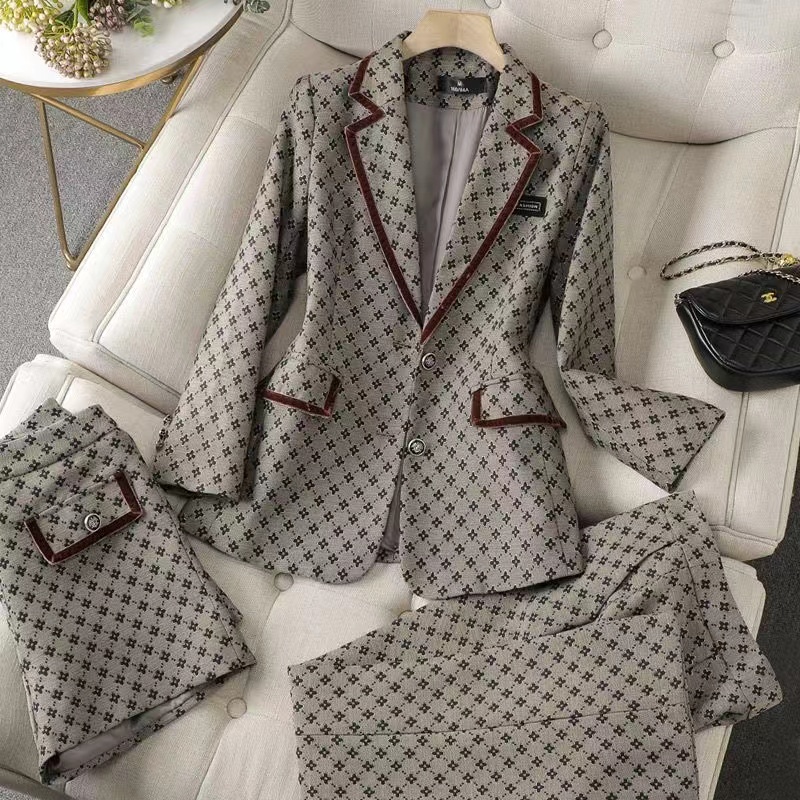 Kadınlar zarif ofis takım elbi - Jack Winter Clothing incelemesi ve fiyatı